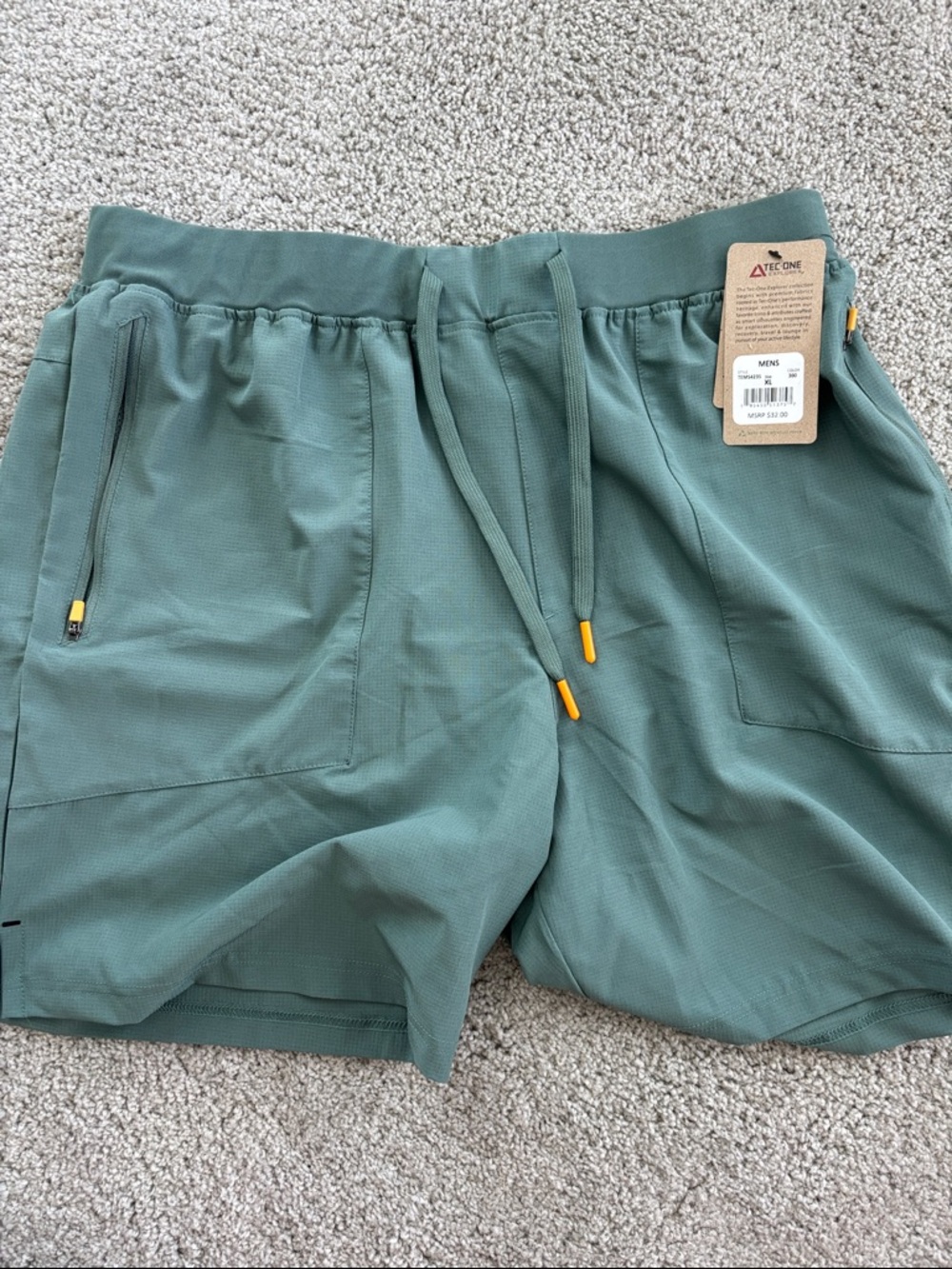 Men's Green Athletic Drawstring Shorts with Zip Pockets